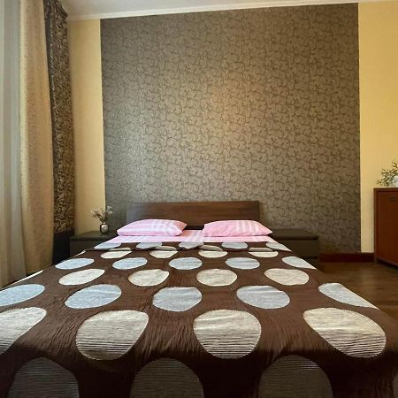 Крехівська 5,Апартаменти В Центрі, Дві Спальні Lvov Exteriér fotografie